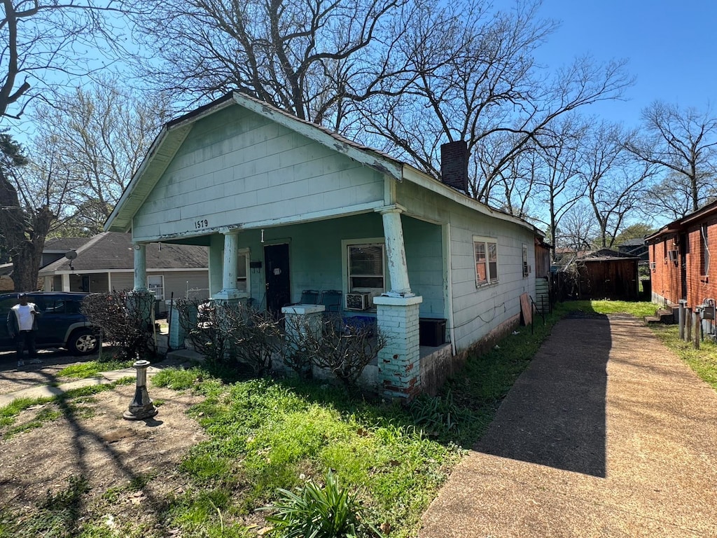 view of front of home with a porch