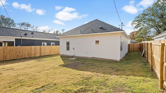 1072 Bruce St, Memphis, TN 38104 - back of property featuring a lawn
