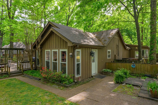 view of outbuilding