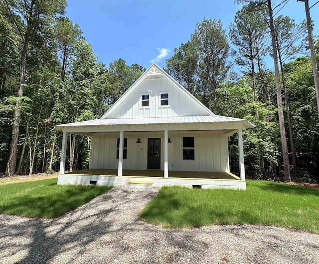 view of front of house featuring covered porch