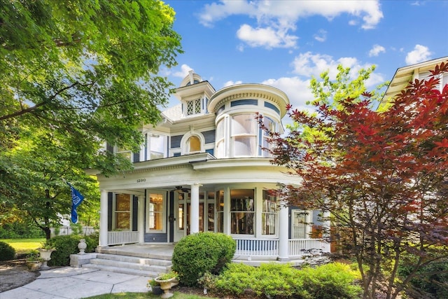 view of front facade featuring covered porch