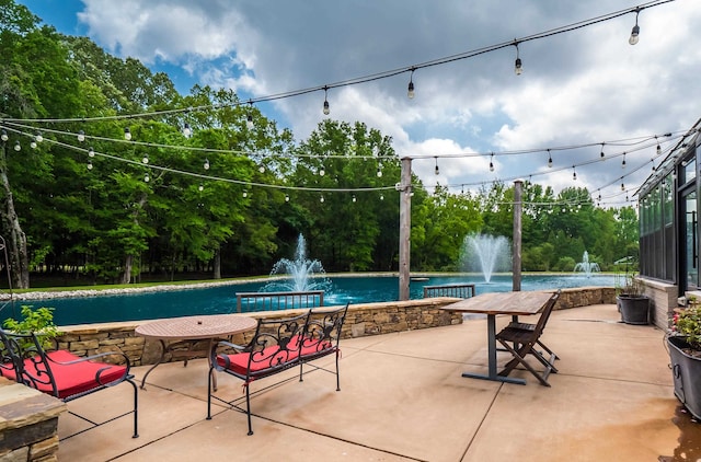 view of swimming pool