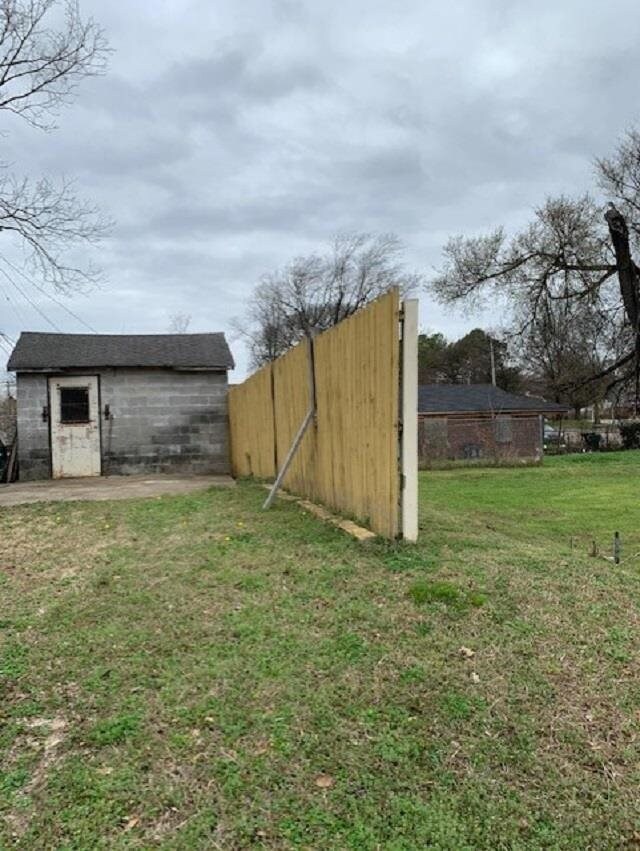 651 S Parkway St, Memphis, TN 38106