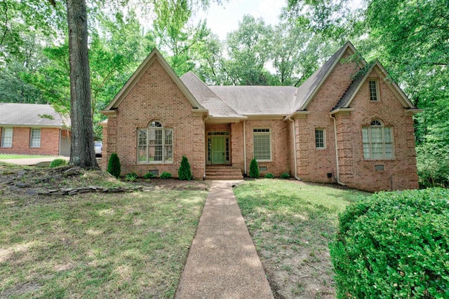 view of front of house with a front lawn