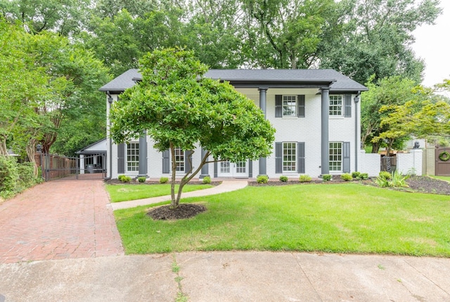 view of front of house featuring a front yard