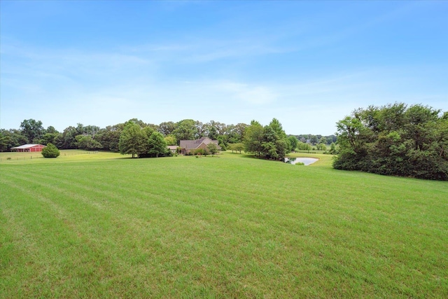 view of yard featuring a water view