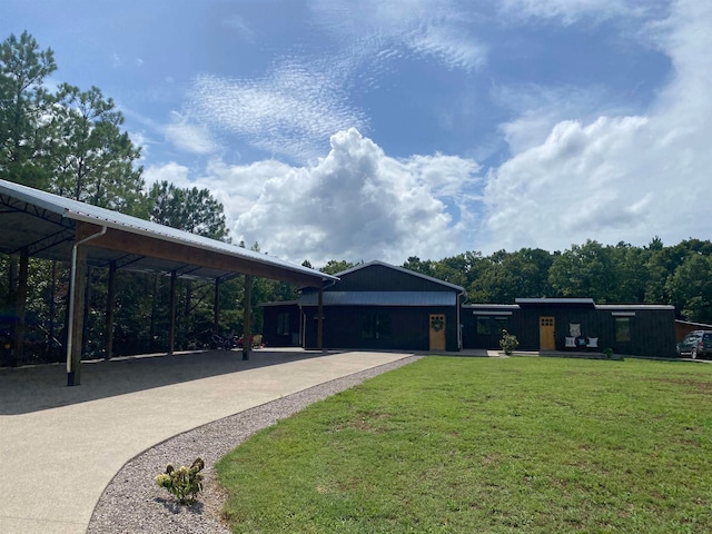 view of yard featuring a carport