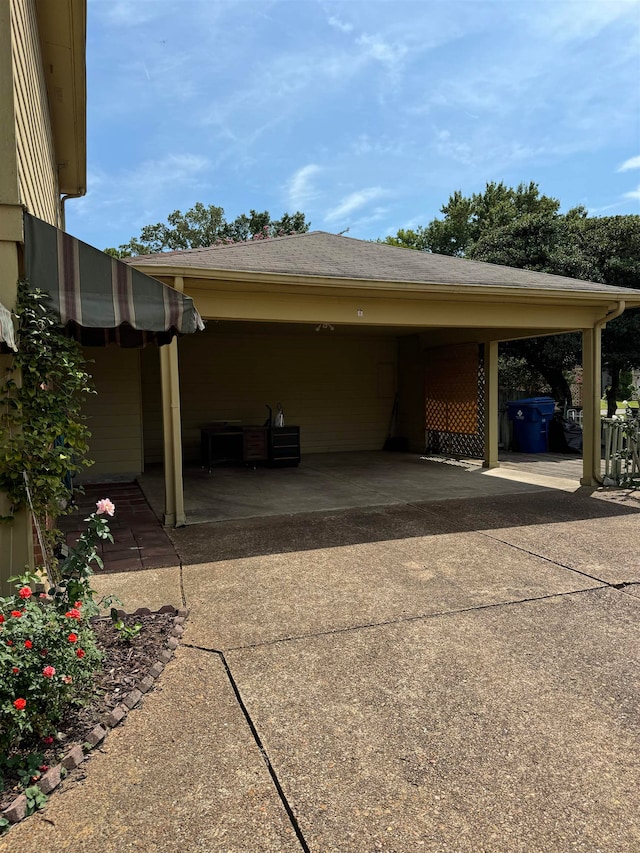 exterior space featuring a carport