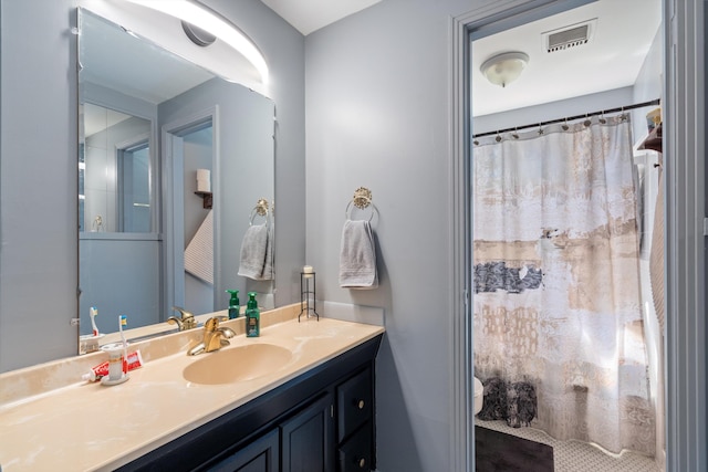 bathroom with a shower with curtain, toilet, and vanity