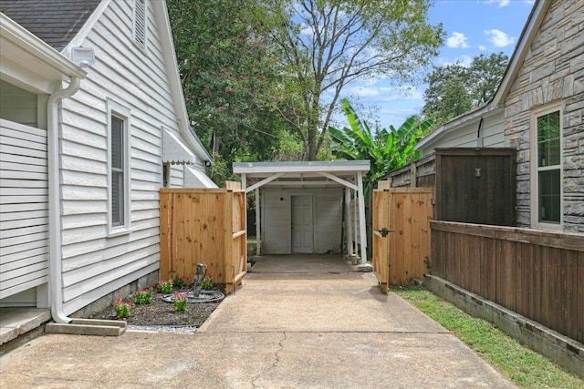 exterior space featuring a storage shed