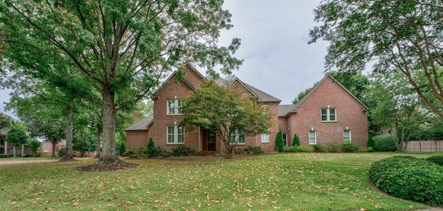 view of front of house featuring a front yard