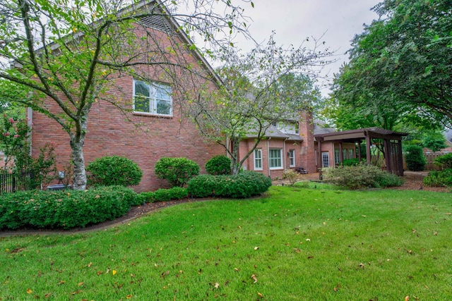 exterior space featuring a lawn