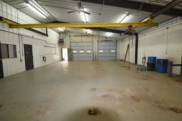 garage featuring ceiling fan