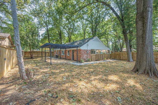 view of yard featuring a patio