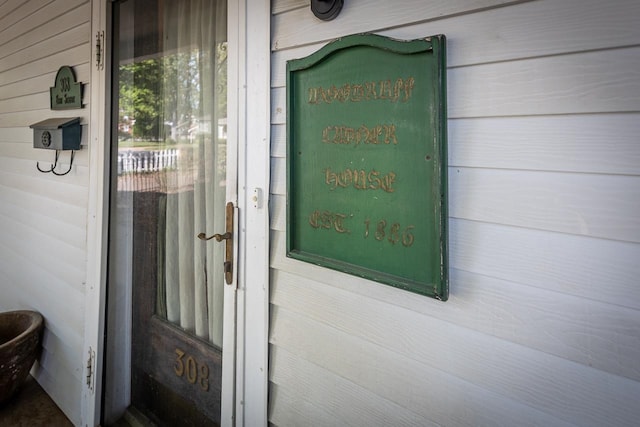 view of property entrance