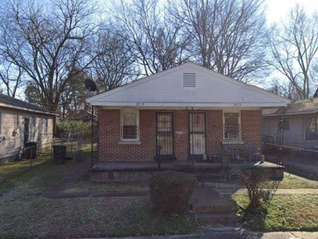 bungalow-style house featuring covered porch