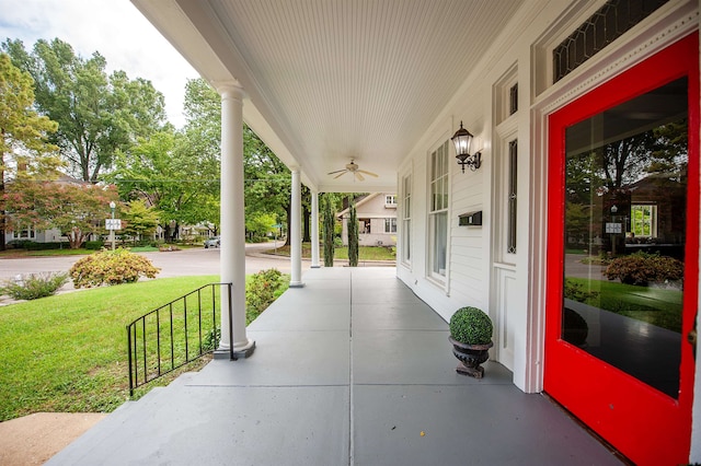 view of patio with covered porch and ceiling fan