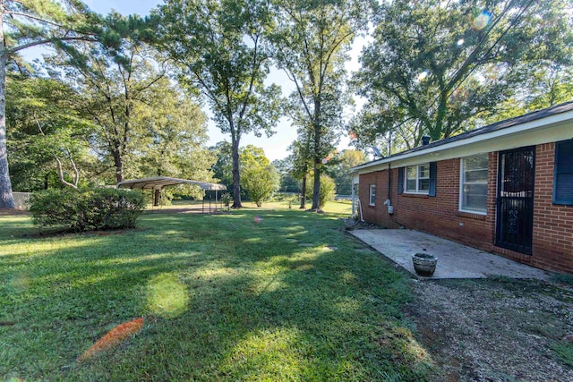 view of yard with a patio