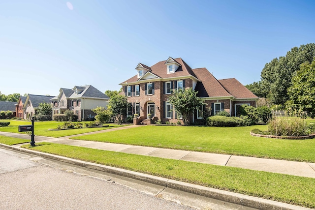 view of front of house featuring a front lawn