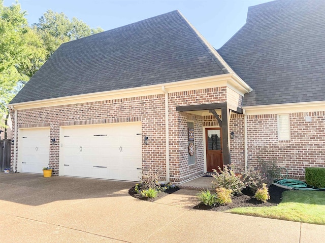 view of front facade with a garage