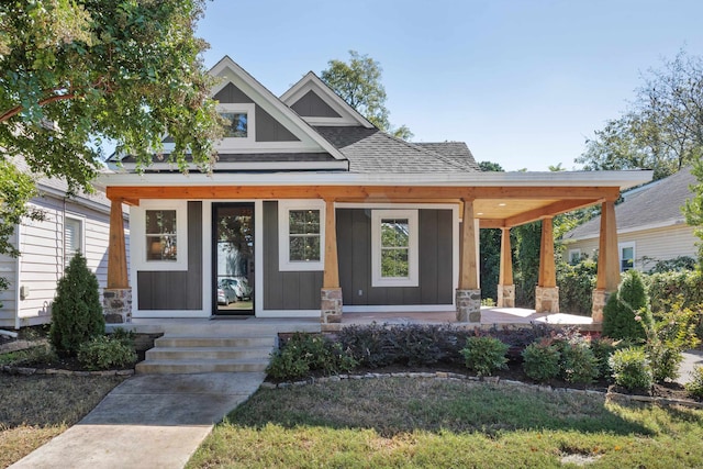 view of front of property featuring a porch