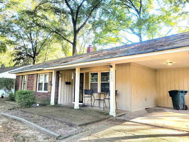 view of front of property