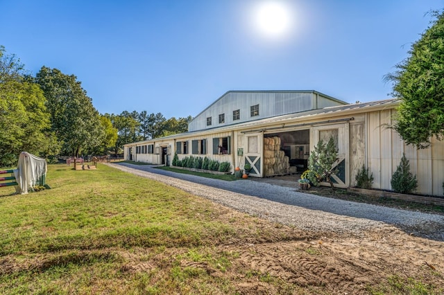 view of front of house featuring a front yard