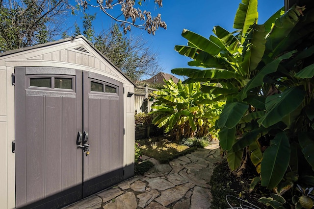 view of outbuilding