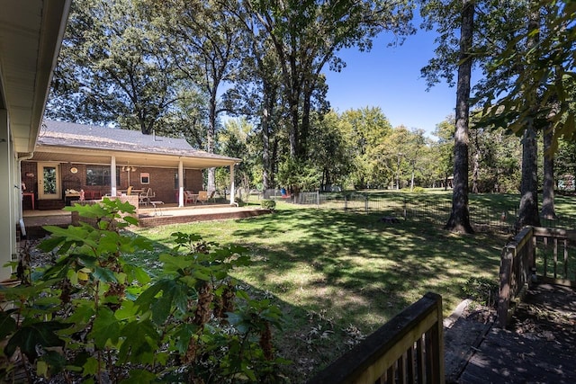 view of yard featuring a patio area