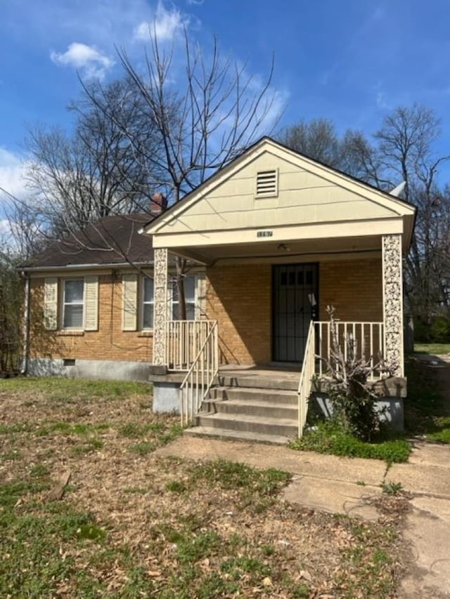 view of front of property featuring a porch