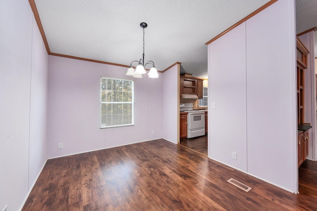 unfurnished dining area featuring a textured ceiling, crown molding, an inviting chandelier, and dark hardwood / wood-style flooring