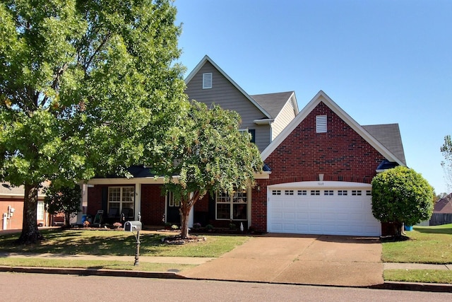 view of front of house with a front lawn