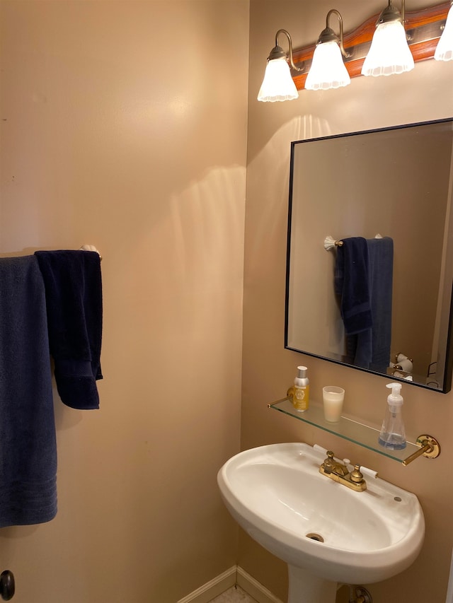 bathroom featuring sink