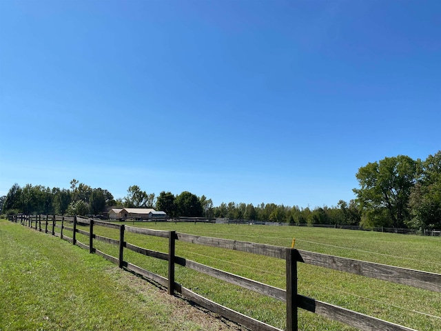 view of yard featuring a rural view