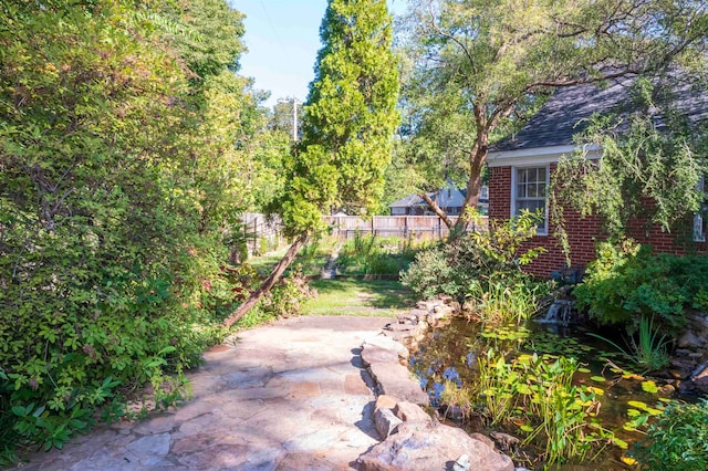 view of yard featuring a patio