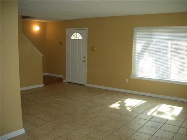 5273 Chatfield Dr Unit 5273, Memphis, TN 38116 - entrance foyer featuring baseboards and light tile patterned flooring