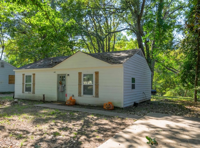 view of front of house featuring a patio