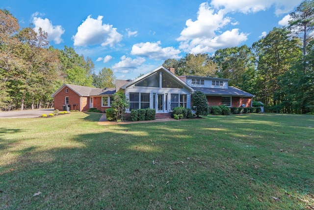 825 Barham Ln, Bolivar, TN 38008 - view of front of house featuring a front yard