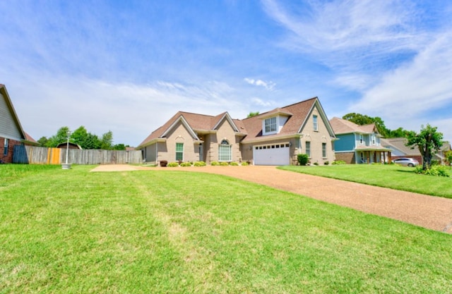 view of front of property featuring a front lawn