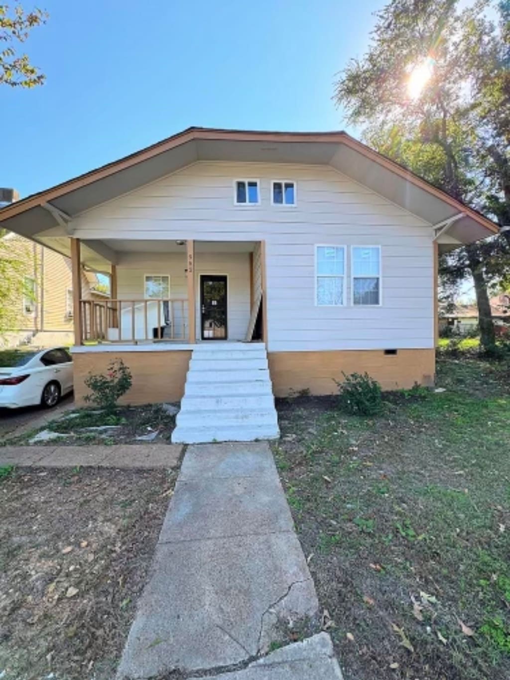 view of front of home featuring covered porch