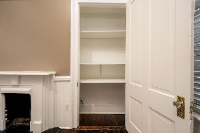 376 Mulberry St, Memphis, TN 38103 - view of closet