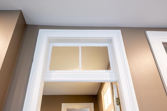 376 Mulberry St, Memphis, TN 38103 - view of room details