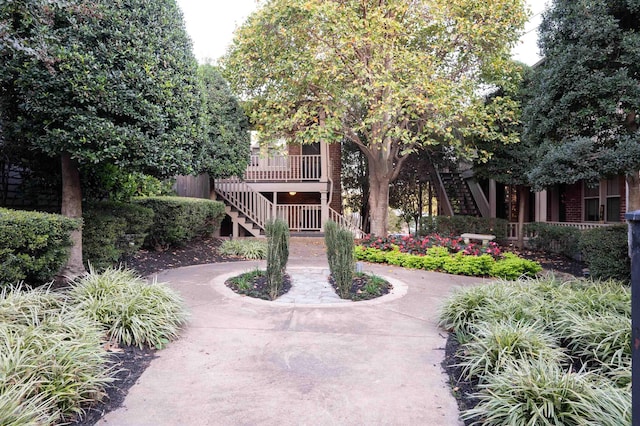 376 Mulberry St, Memphis, TN 38103 - surrounding community featuring stairs