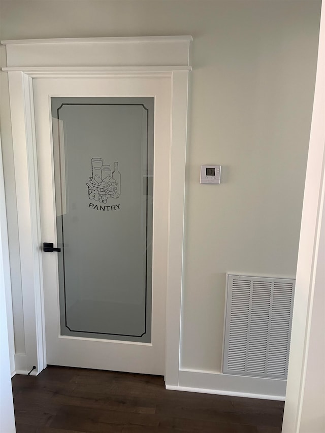 room details featuring hardwood / wood-style floors