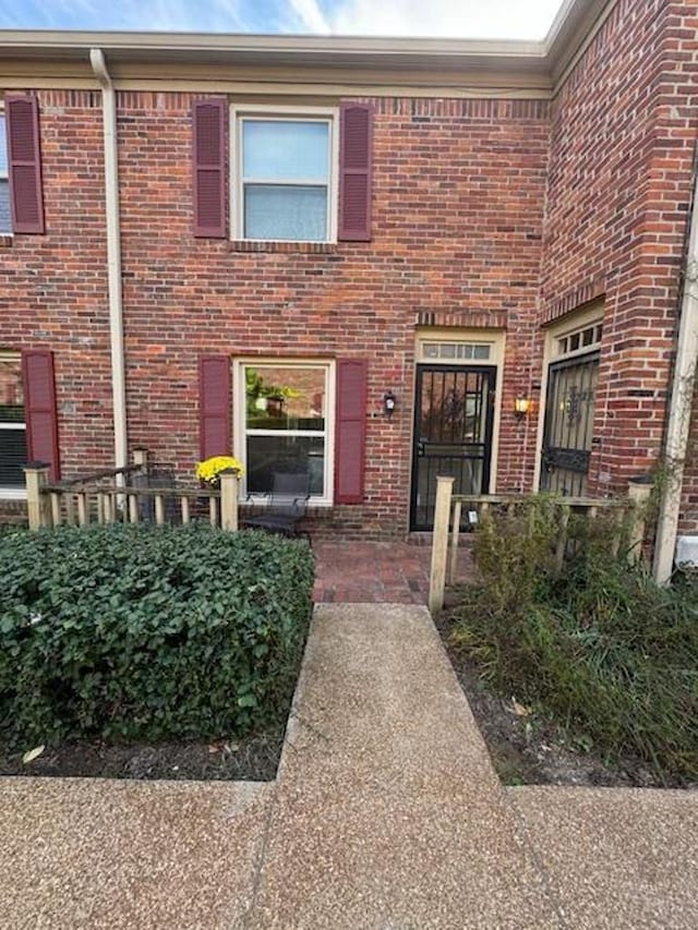 1231 Chamberlain Dr Unit 1231, Memphis, TN 38119 - entrance to property with brick siding