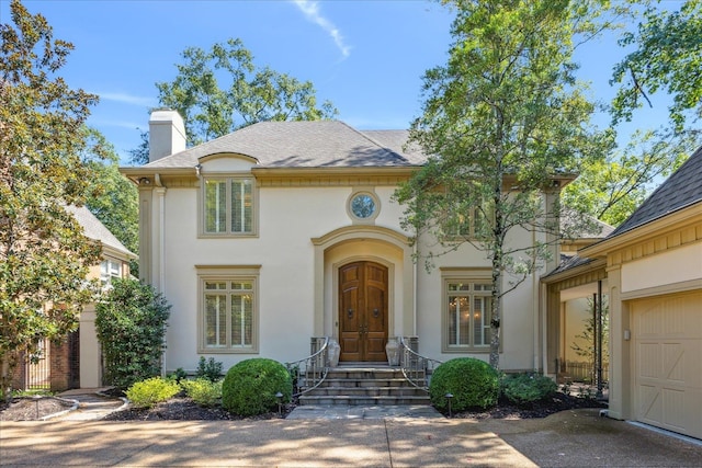 view of front facade featuring a garage