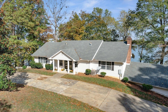 view of front facade featuring covered porch