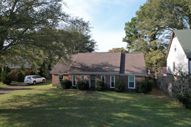 view of front of house featuring a front yard