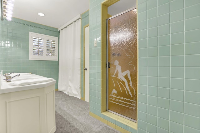 280 Waring Rd, Memphis, TN 38117 - full bath featuring tile walls, a shower with curtain, and vanity