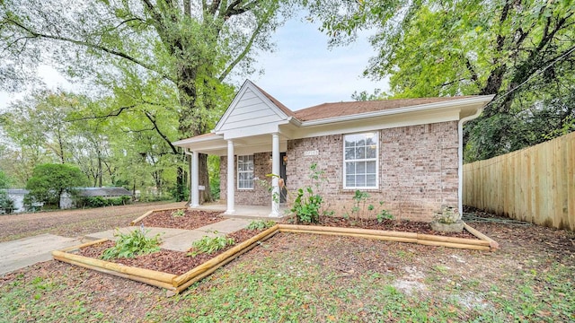 view of front of property with covered porch